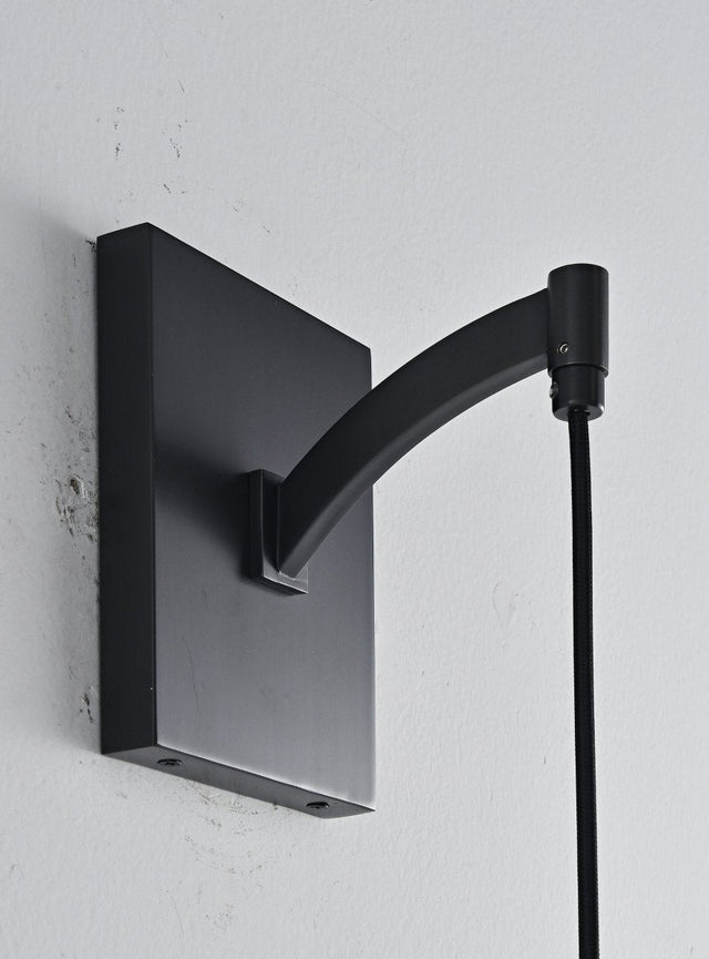 Ariege Wall Lamp