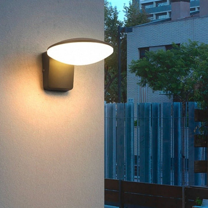 Arthur Outdoor Wall Lamp