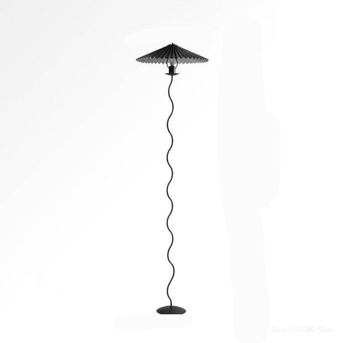 Serpentine Floor Lamp - Black / 16.9" x 62.2" / 43cm x 158cm - Level Decor