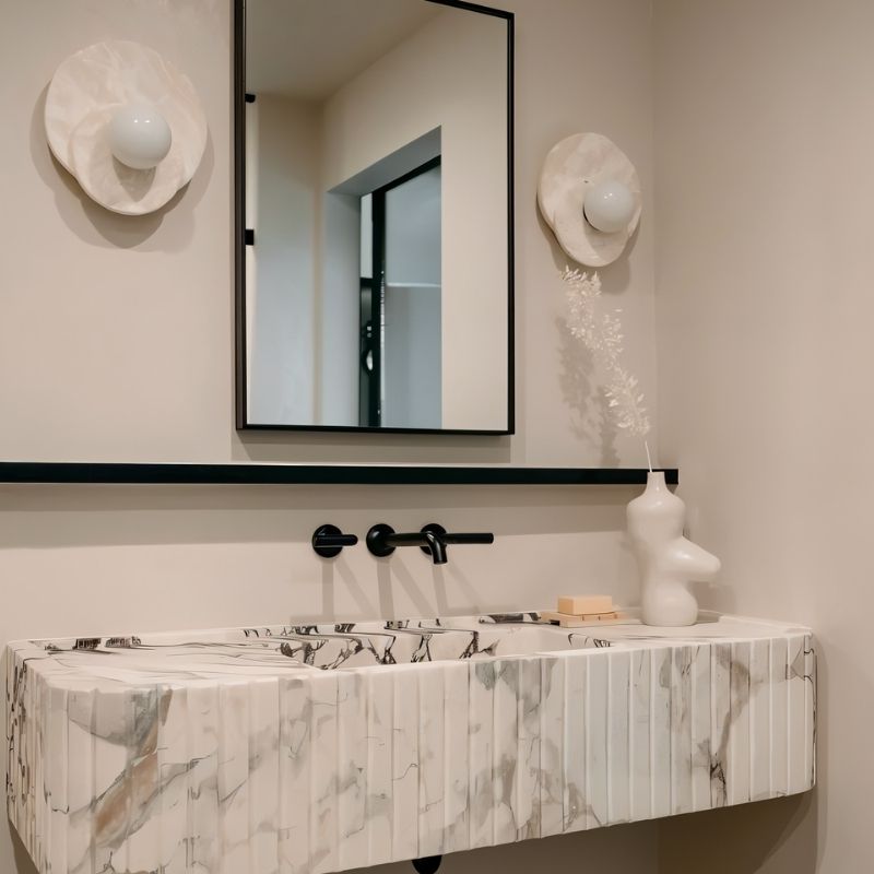 {"type":"root","children":[{"type":"paragraph","children":[{"type":"text","value":"Luminous Architectural Form"}]}]}